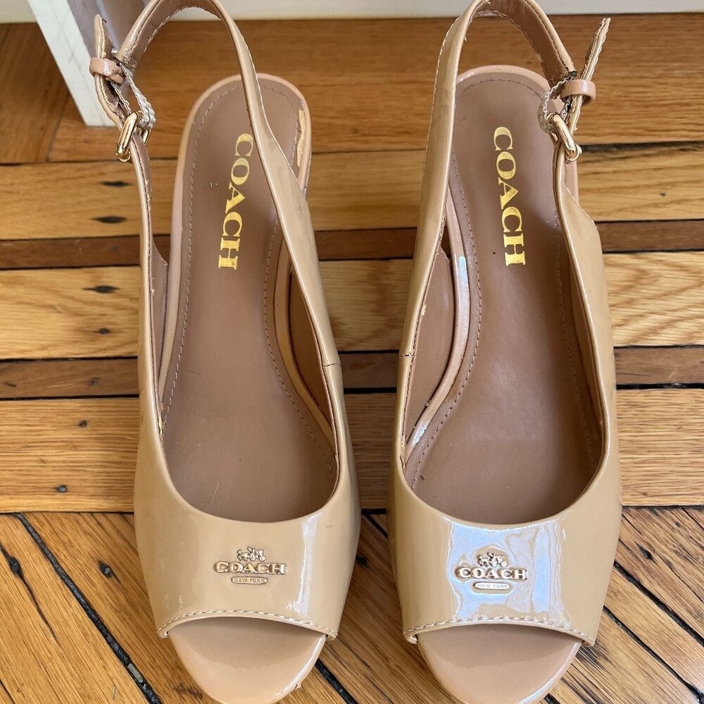 Coach Ferry Tan / Beige Patent Leather platform wedge sandal size 6